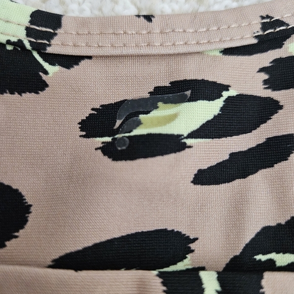 Fabletics On The Go Athletic Sports Bra Nude Leopard Medium Impact Racerback - Picture 4 of 8